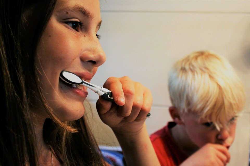 Jak správně pečovat o zuby? Pyšněte se zářivým úsměvem