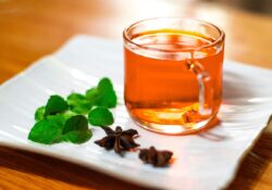 Čajový speciál: které bylinky zahřejí a podpoří imunitu?